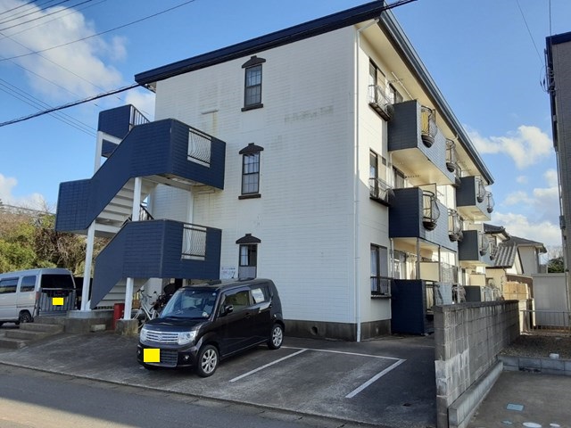 鹿嶋市のマンション側面